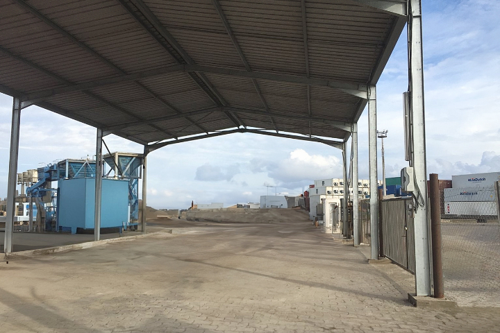 Bâtiment ouvert en kit de 900m²