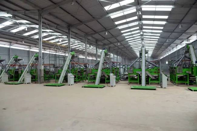 Bâtiment double de 1730m² dans un port en Afrique avec dimensions indiquées