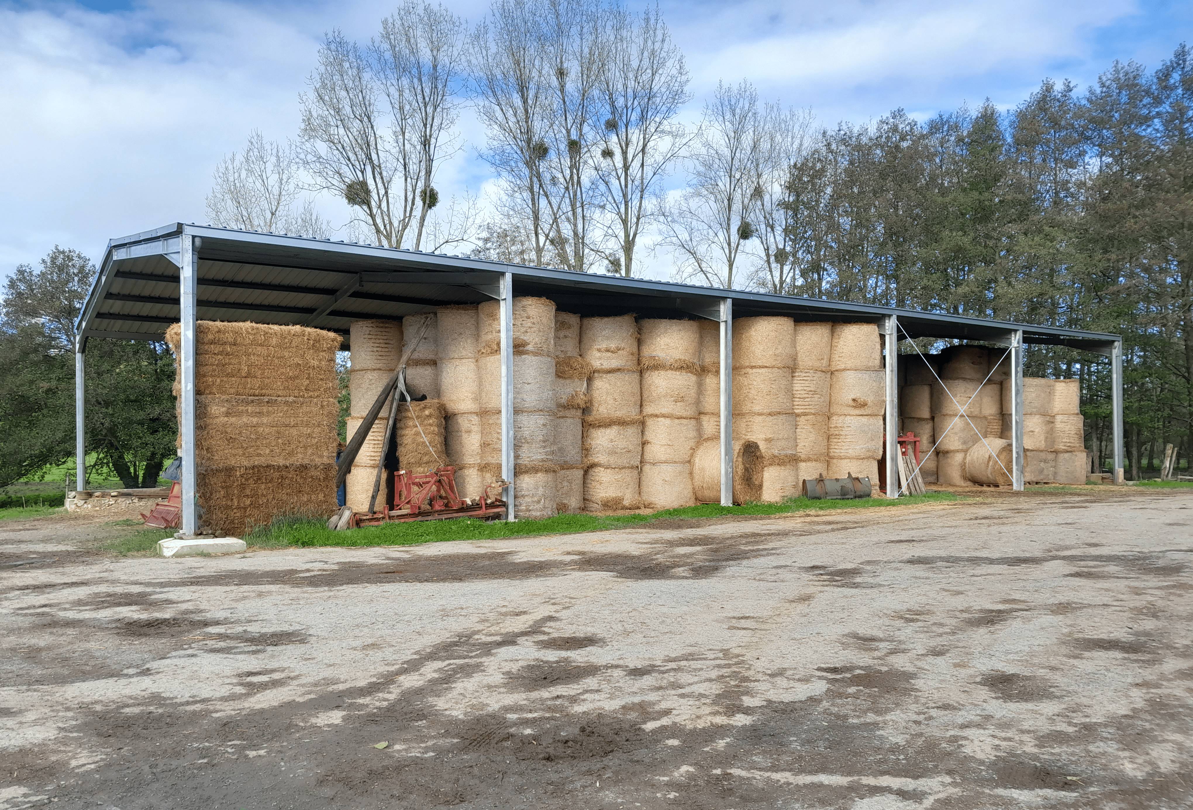 Hangar-métallique-en-kit-de-620-m-2-pour-le-stockage-agricole-ou-industriel
