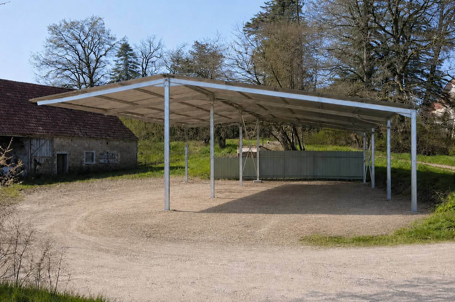 Hangar-agricole-en-kit-ouvert-de-210-m-2-pour-le-stockage-avec-auvent-de-4-m