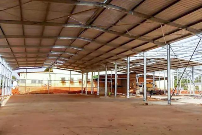 Dimensions d'un bâtiment en kit galvanisé pour activité logistique d'entreposage et stockage de production