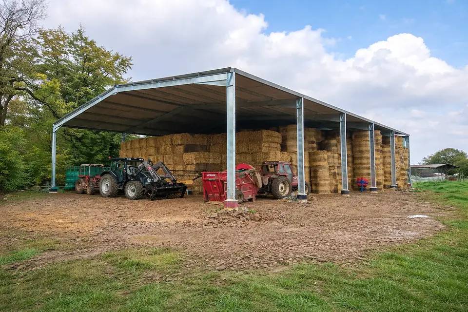 Hangar-métallique-en-kit-de-620-m-2-pour-le-stockage-agricole-ou-industriel