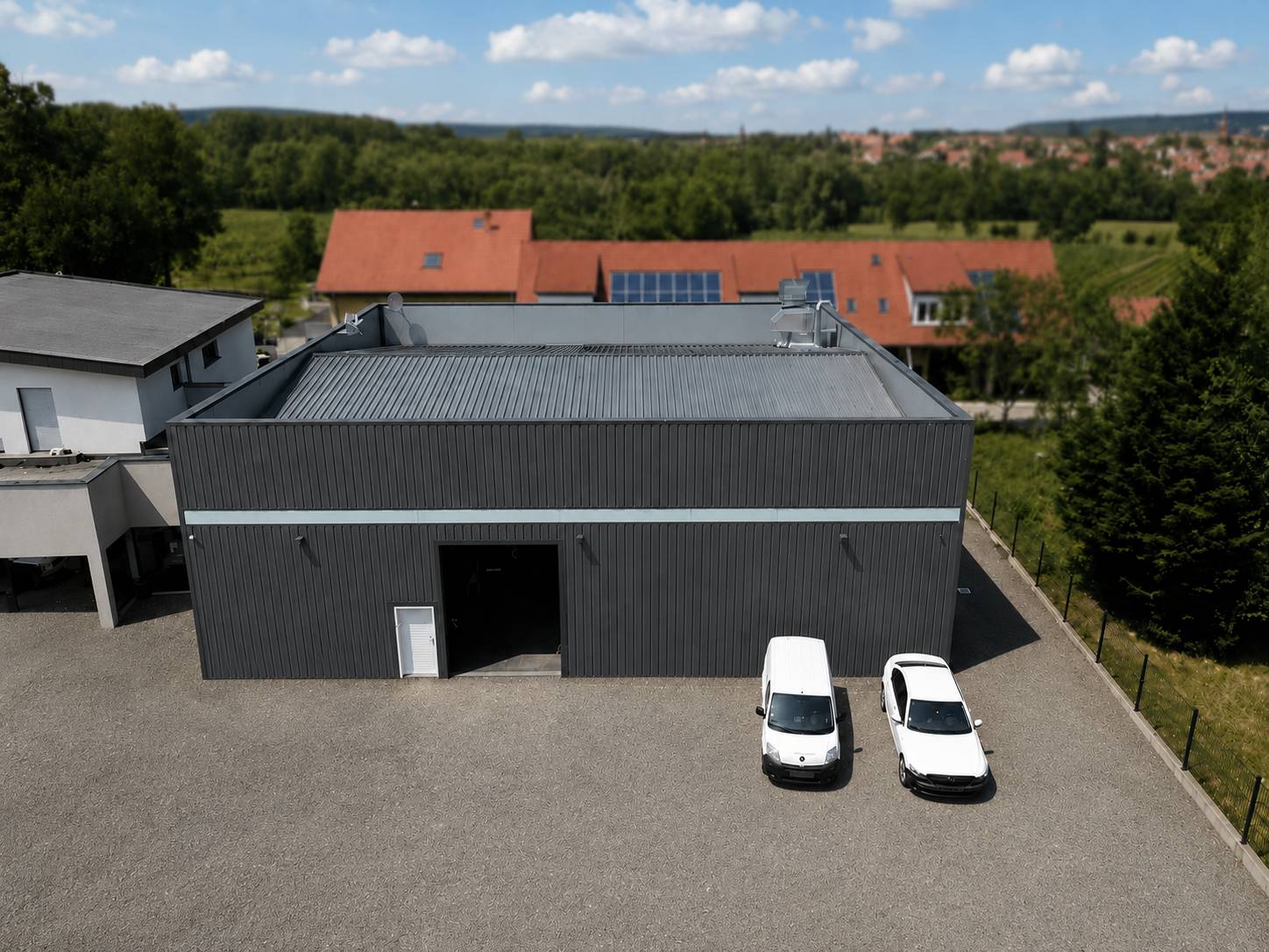 Bâtiment-acrotère-industriel-de-400m2