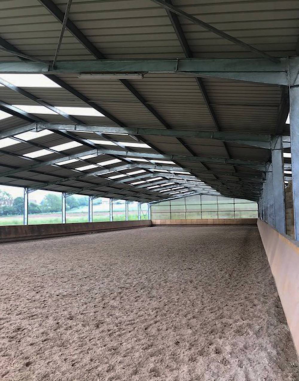 manege-equestre-1470-m-2