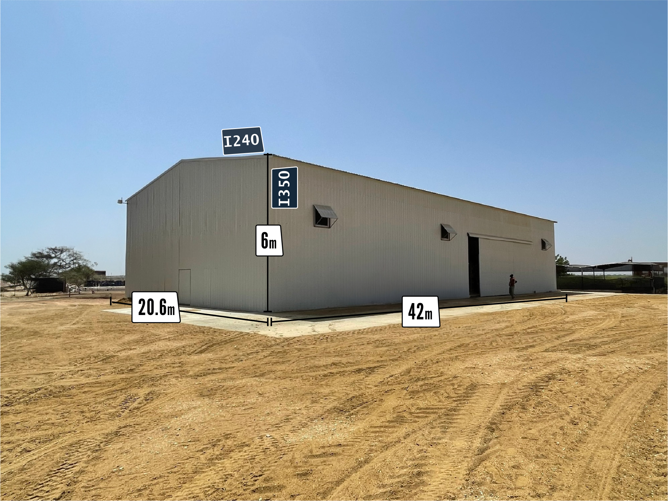 Bâtiment galvanisé 865m² avec porte coulissante