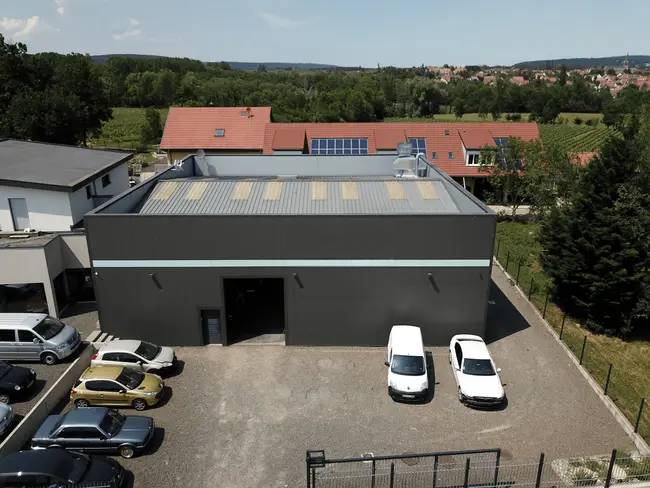 Bâtiment-acrotère-industriel-de-400m2