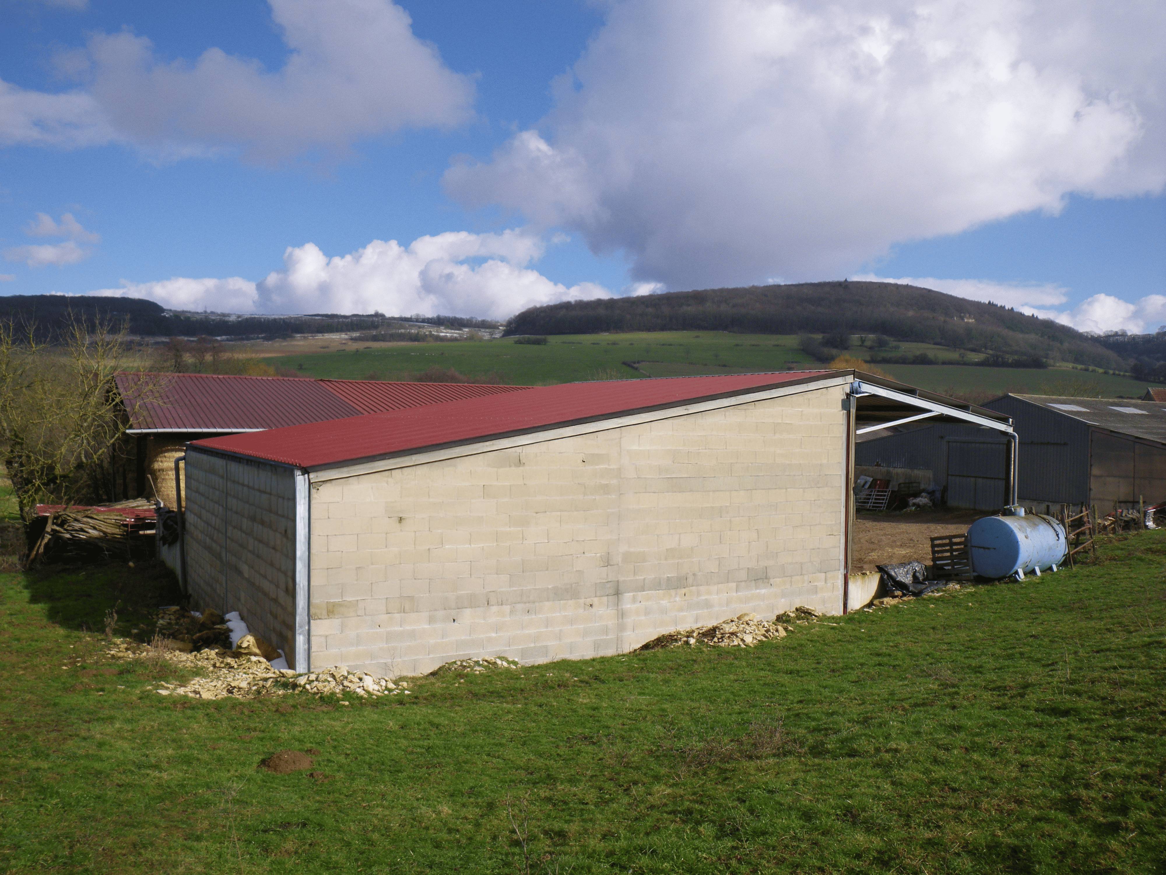 Hangar-en-kit-ouvert-de-210-m-2-pour-le-stockage-avec-auvent-de-4-m
