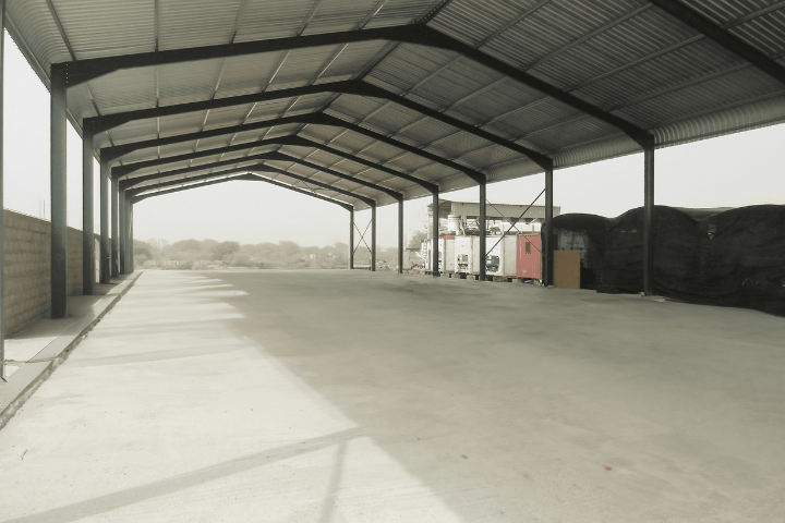 Magasin de stockage ouvert de 1240m²