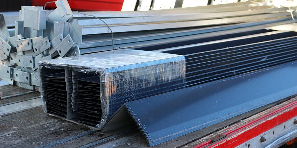 Accessoires de bâtiment entreposés