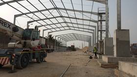Steel building installation Abidjan LafargeHolcim CI Installing Steel building in Ivory Coast for LafargeHolcim CI
