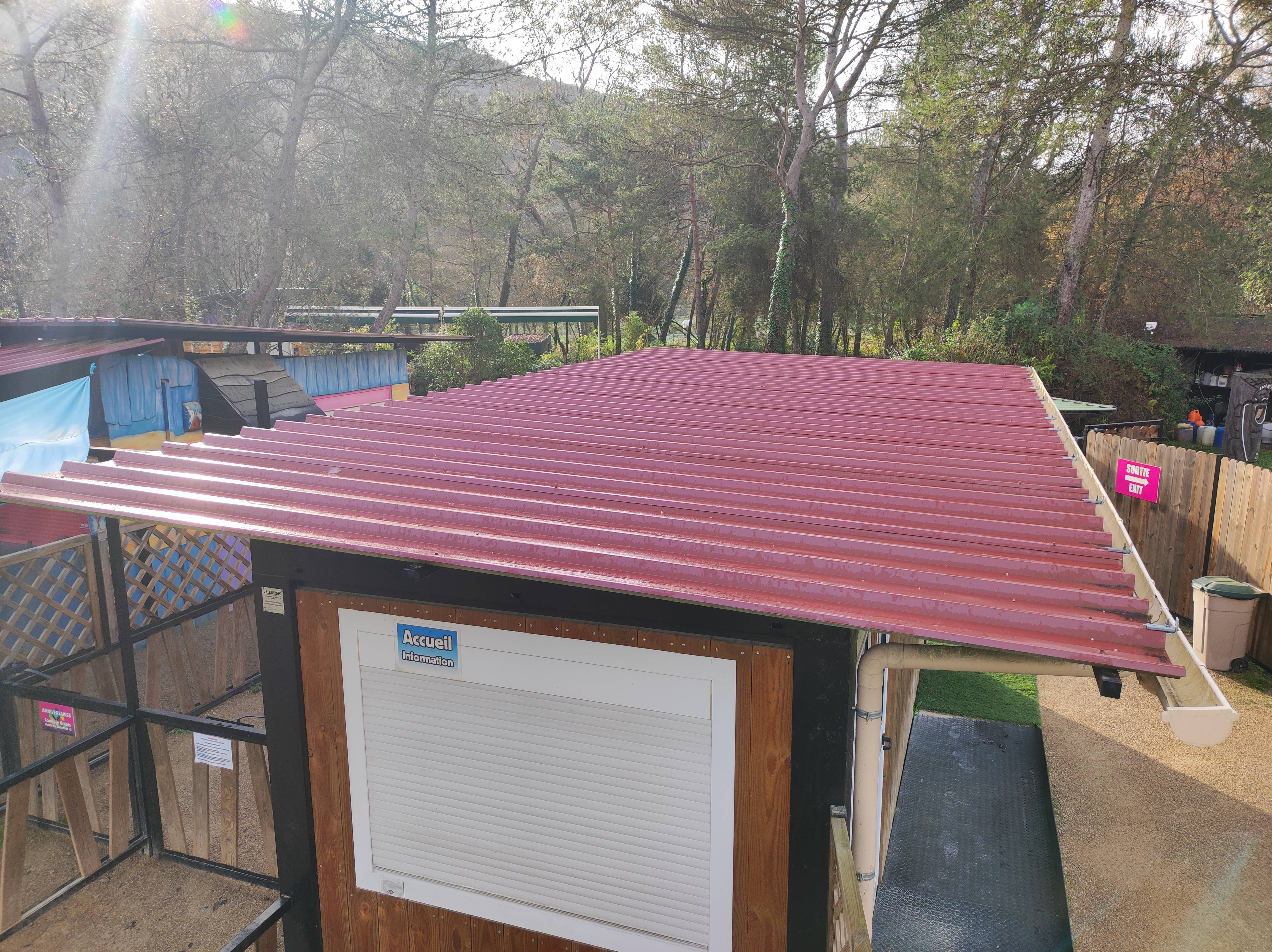 Tôle de Toiture ép. 0.63mm 5 ondes sur  Mesure - Brun rouge RAL 8012