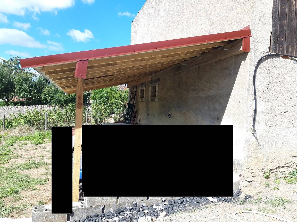 Tôles de toiture pour appentis à Saint Pierremont vue de côté