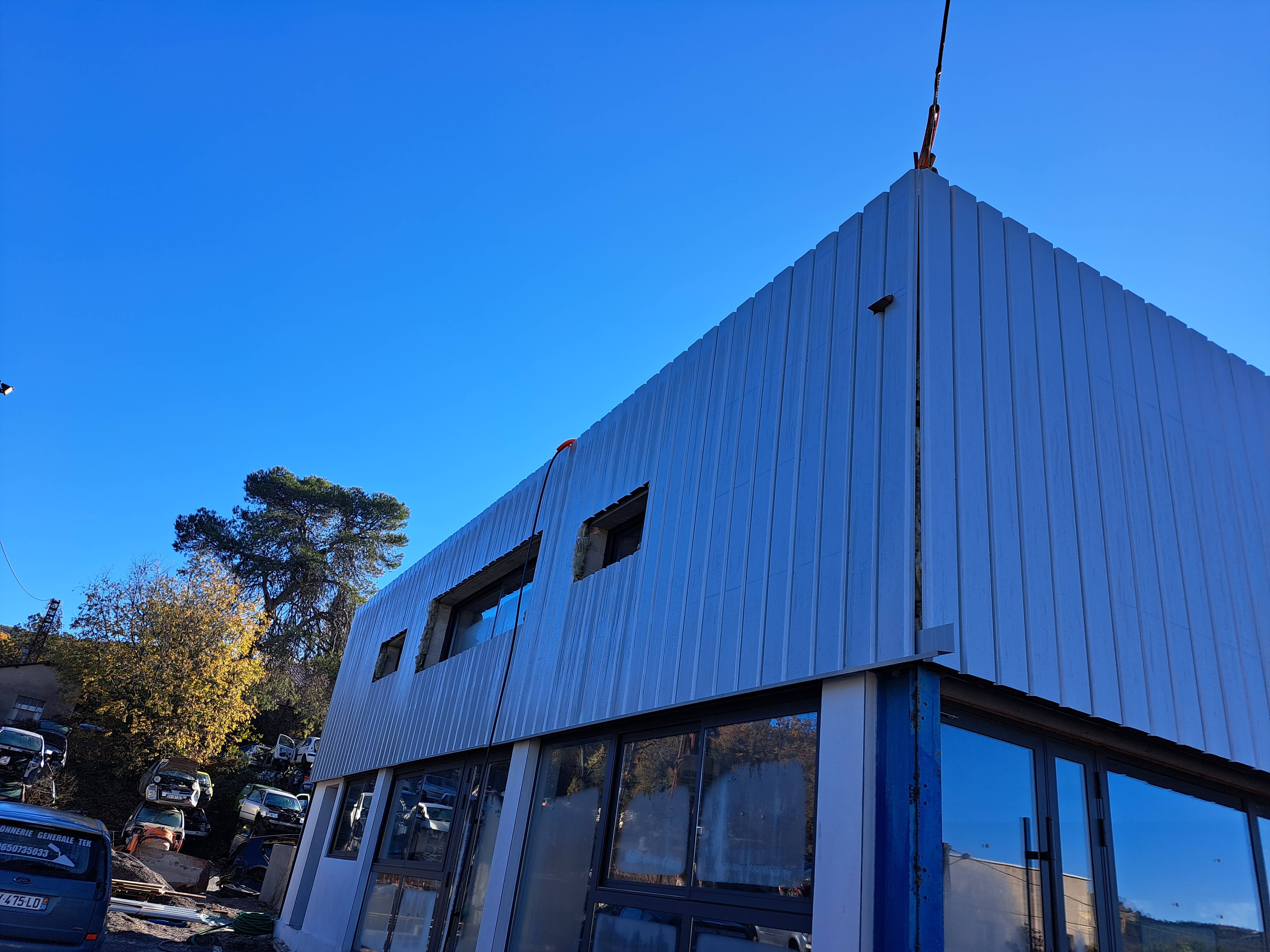 Construction d'un bâtiment industriel avec bardage métallique à Saint-Martin-de-Valgalgues 2