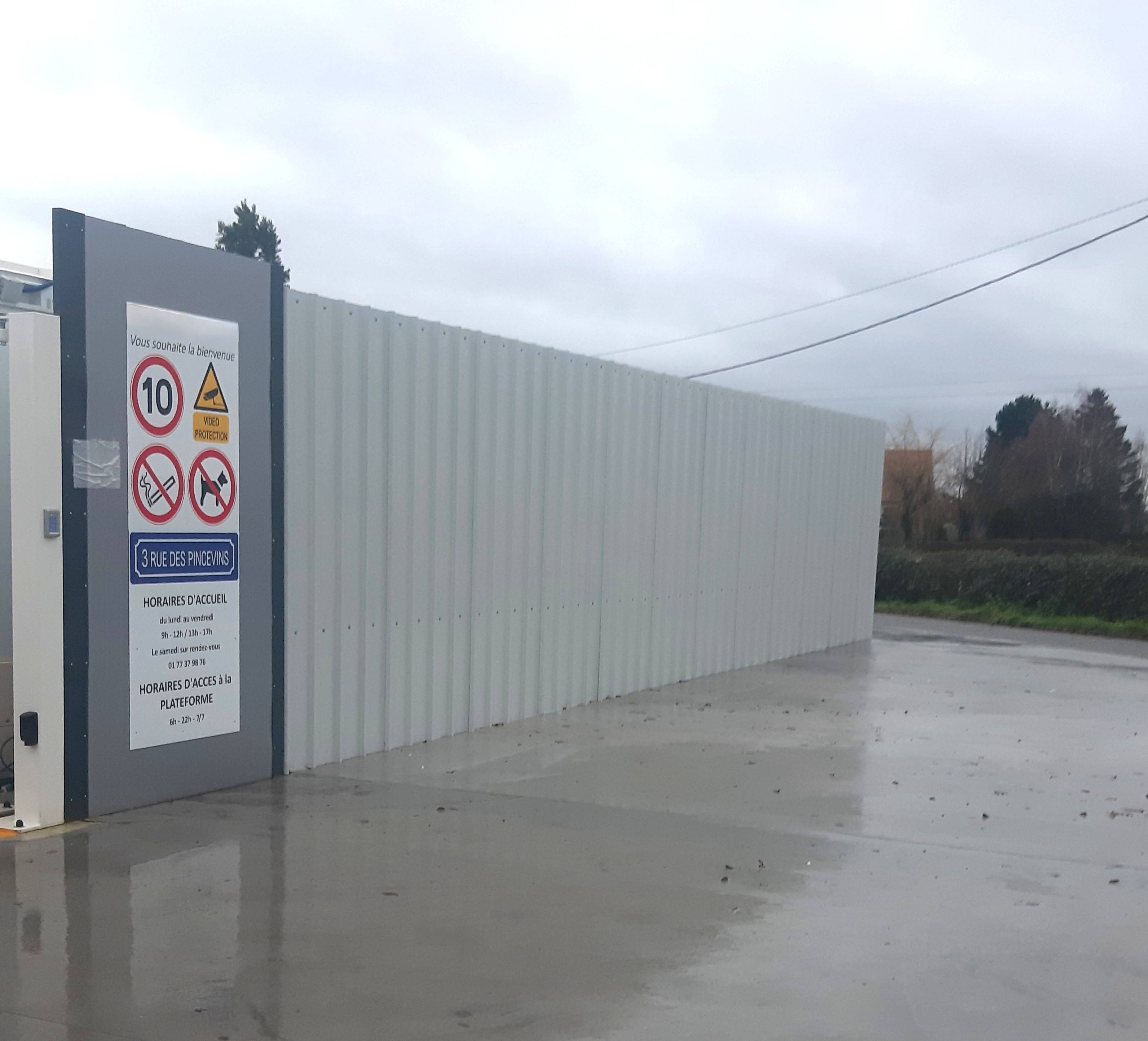 cloture-en-tole-bac-acier-ondulee