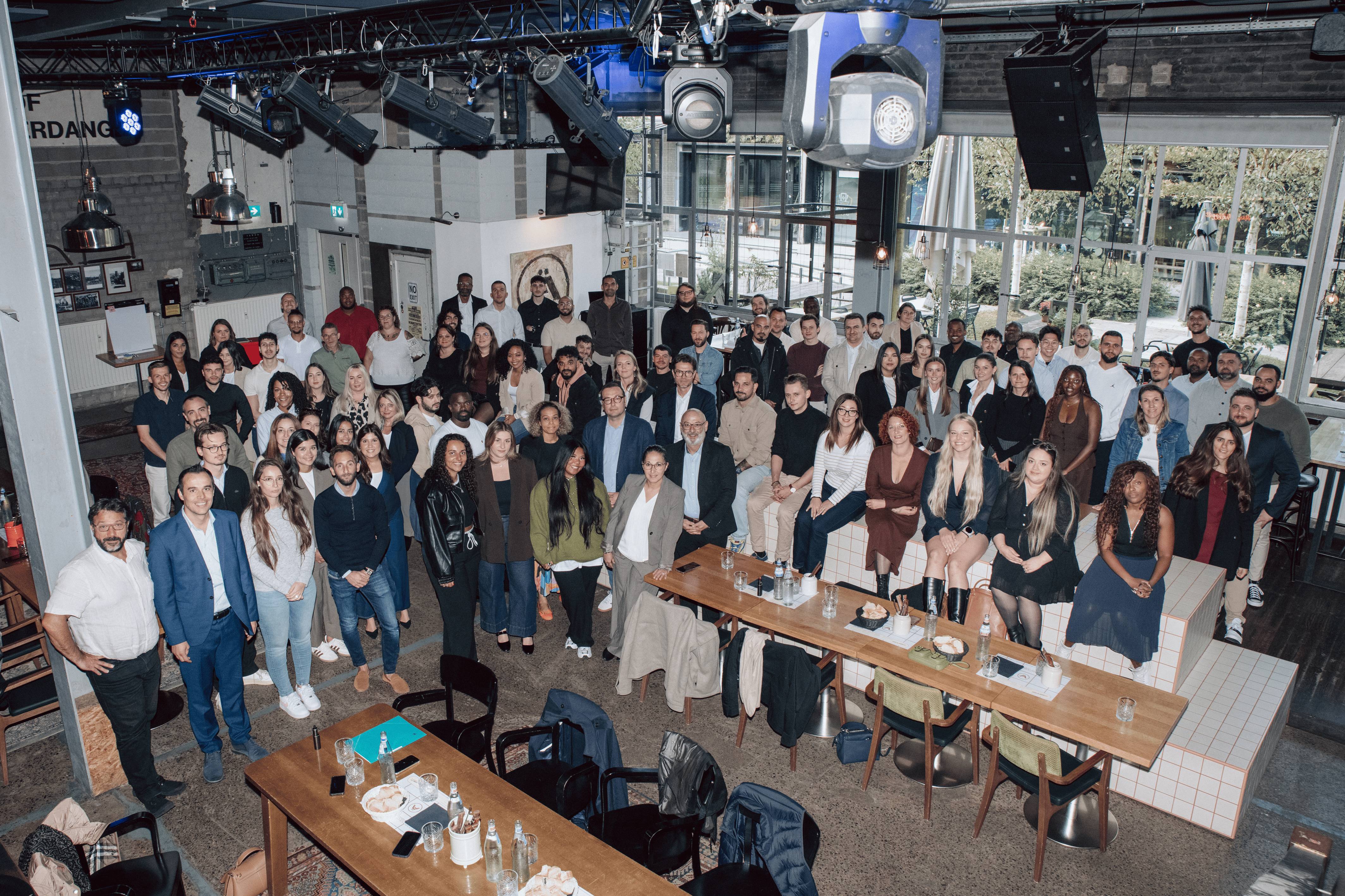 <div>Nos &eacute;quipes sont l&agrave; pour vous accompagner</div>