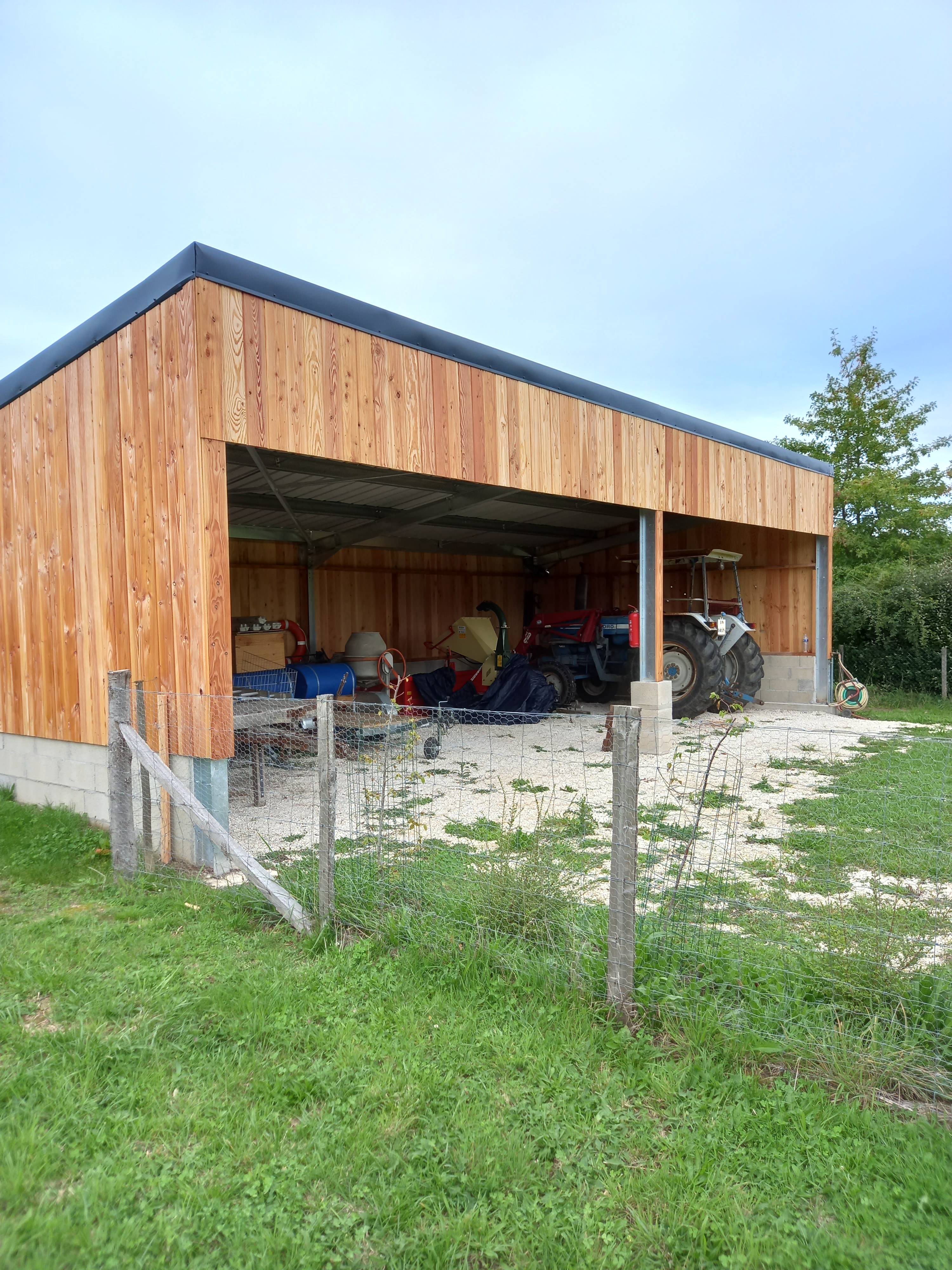 MR. Allemant - agricultural shed in France
