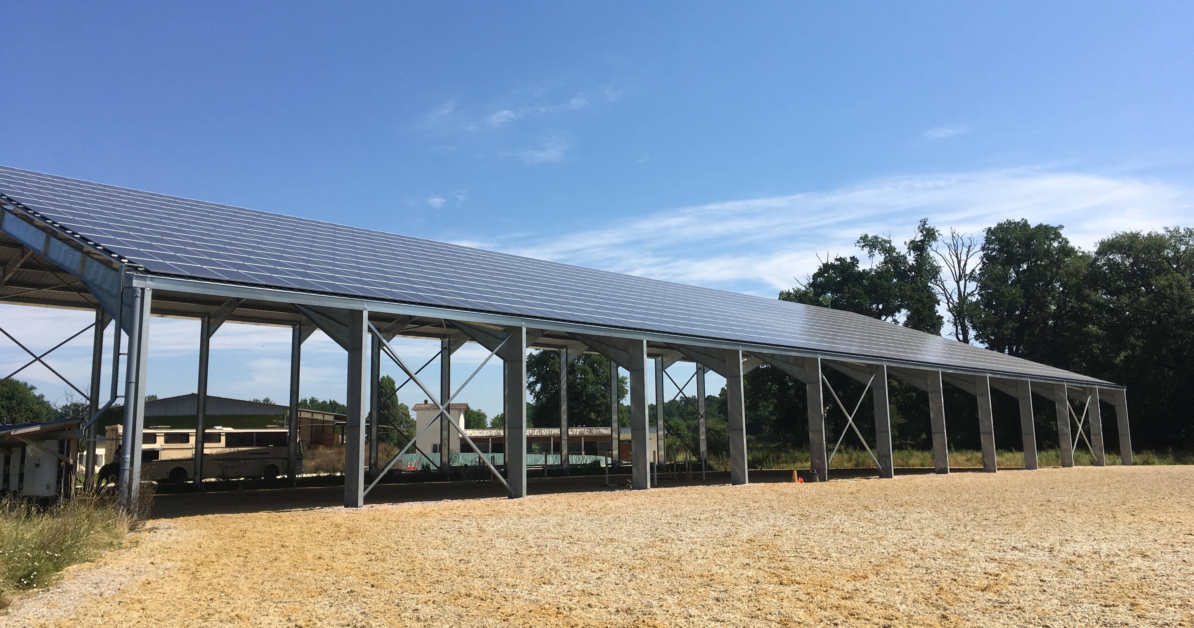 installation-photovoltaique-terrain-agricole