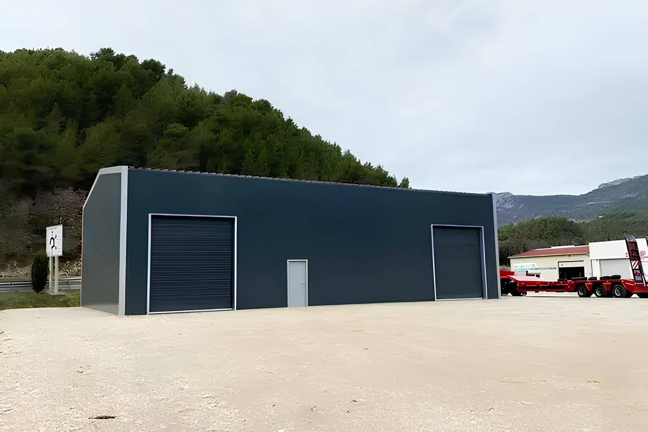 Vue intérieure d'un bâtiment industriel sur mesure