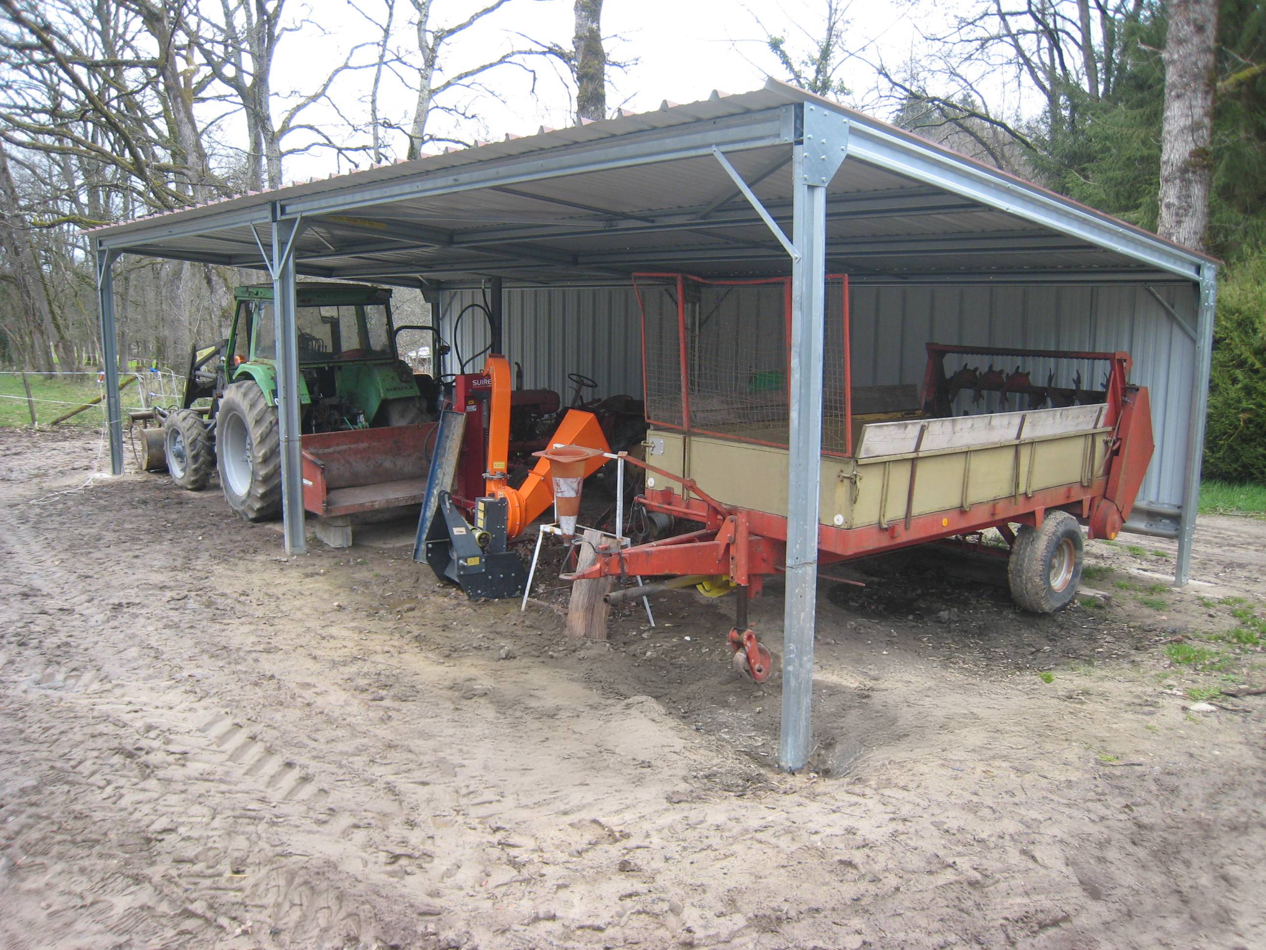 Abri de stockage agricole