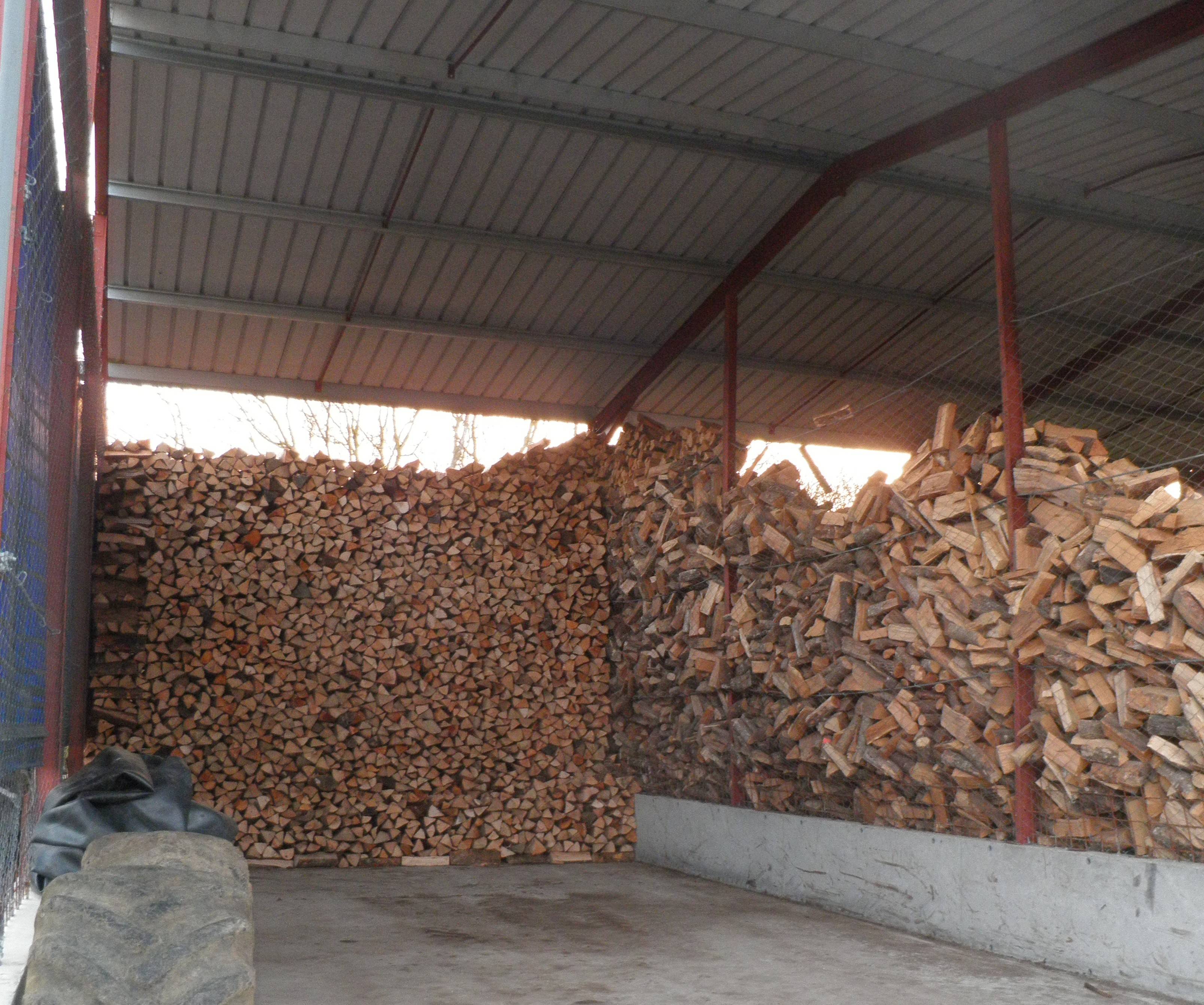 hangar-de-stockage-bois