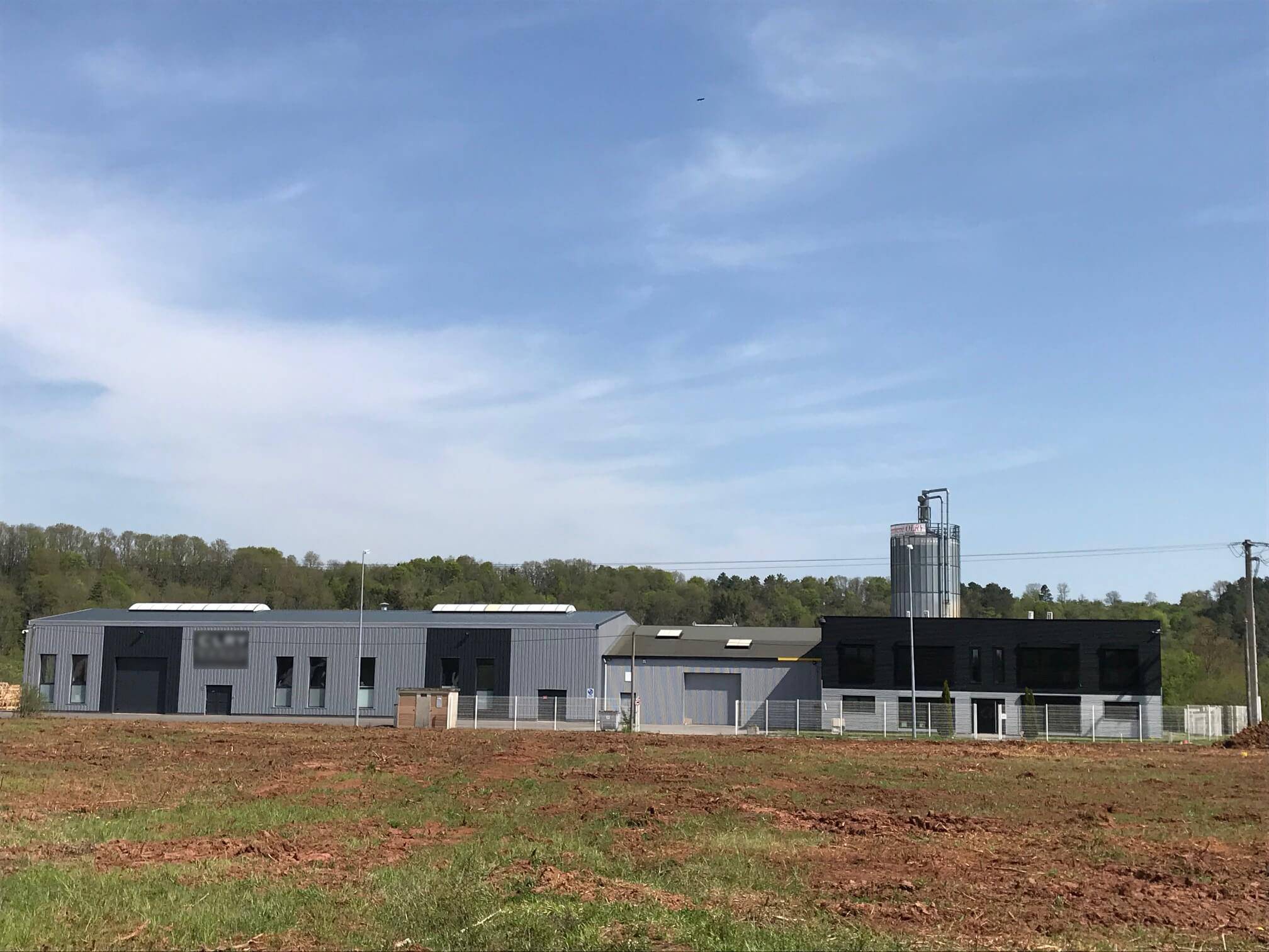 Bâtiment industriel pour professionnels de la menuiserie