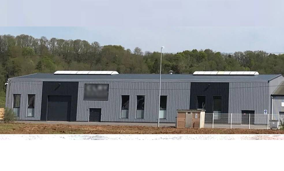 Bâtiment industriel pour professionnels de la menuiserie