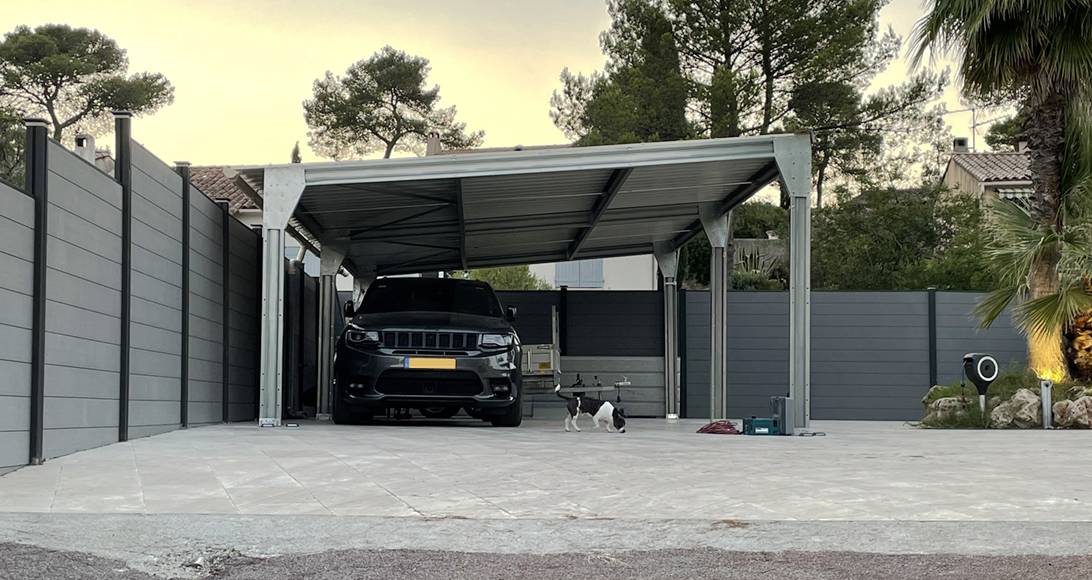 Abris de voiture en acier galvanisé facile à installé livré au Luxebmourg