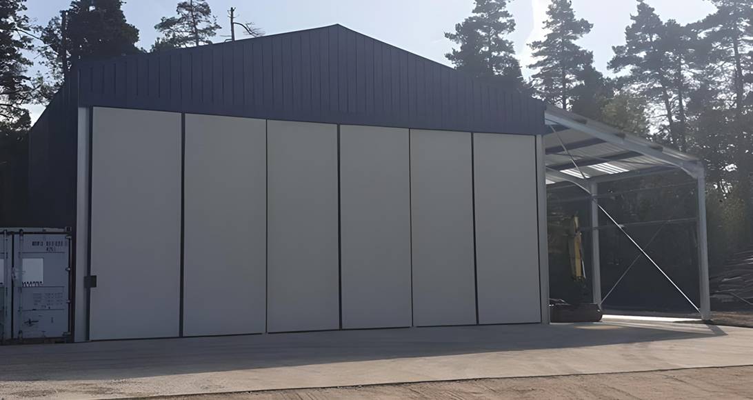 Bâtiement métallique en kit à structure galvanisée à chaud, couverture et bardage en tôles 1er choix à 5 ondes renforcées, facile à monter