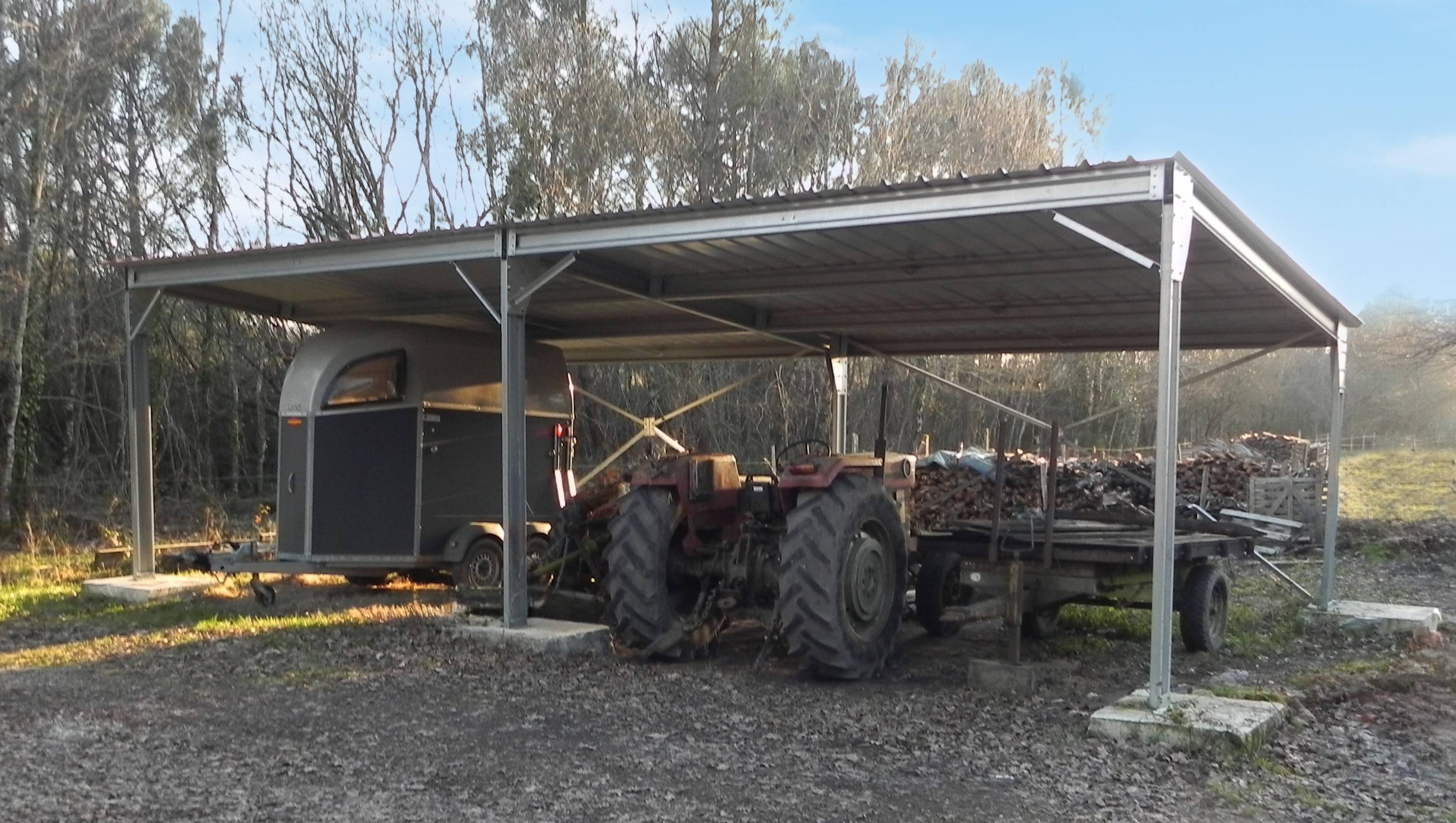 abri-pour-proteger-son-materiel