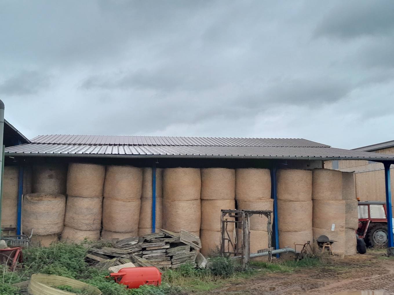 Toiture métallique pour hangar agricole à Saint-Marcel avec tolesmoinscheres.com