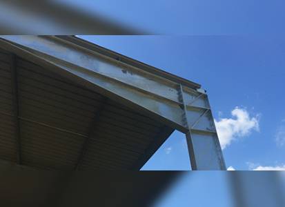 Jarrets sur-dimensionnés sur bâtiment